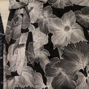 euc Women's lot of 10 size medium (10-12)  clothing